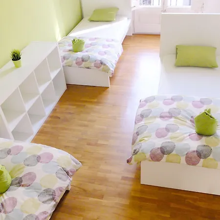 Fabrizzio's Petit Auberge de jeunesse *