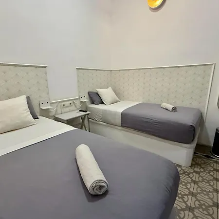 Fabrizzio's Petit Hostel