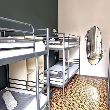 Fabrizzio's Petit Hostel