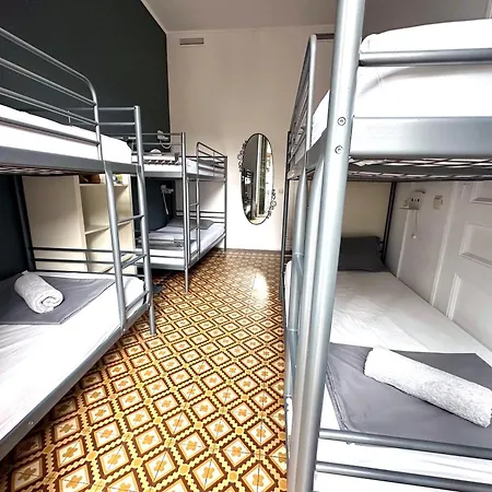 Hostel Fabrizzio's Petit *