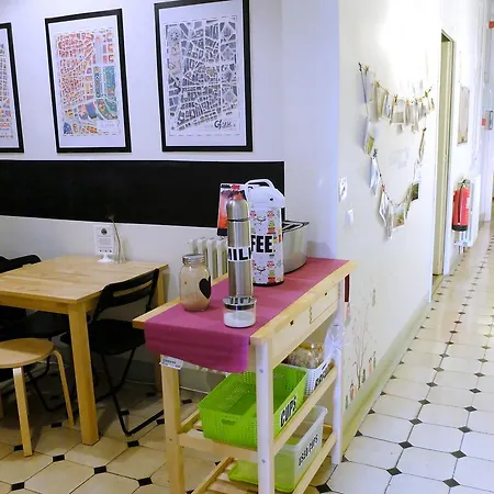 Fabrizzio's Petit Hostel *