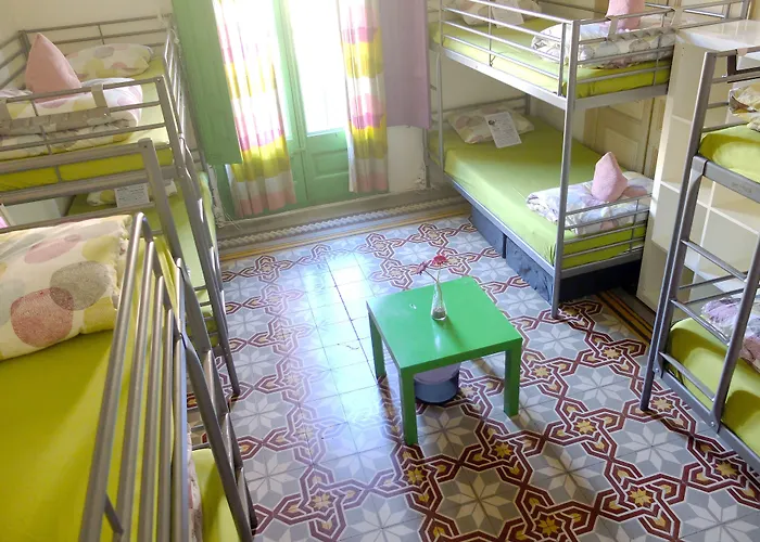 Fabrizzio's Petit Hostel *