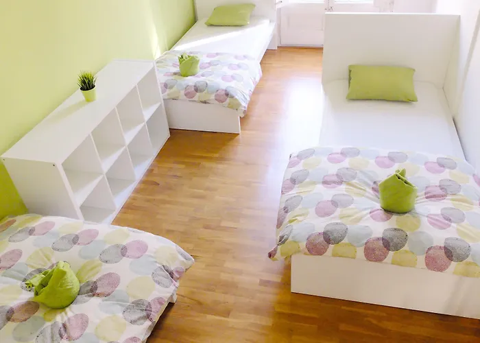 Fabrizzio's Petit Hostel *