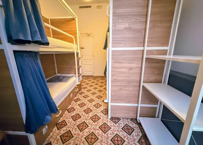 Fabrizzio's Petit Hostel